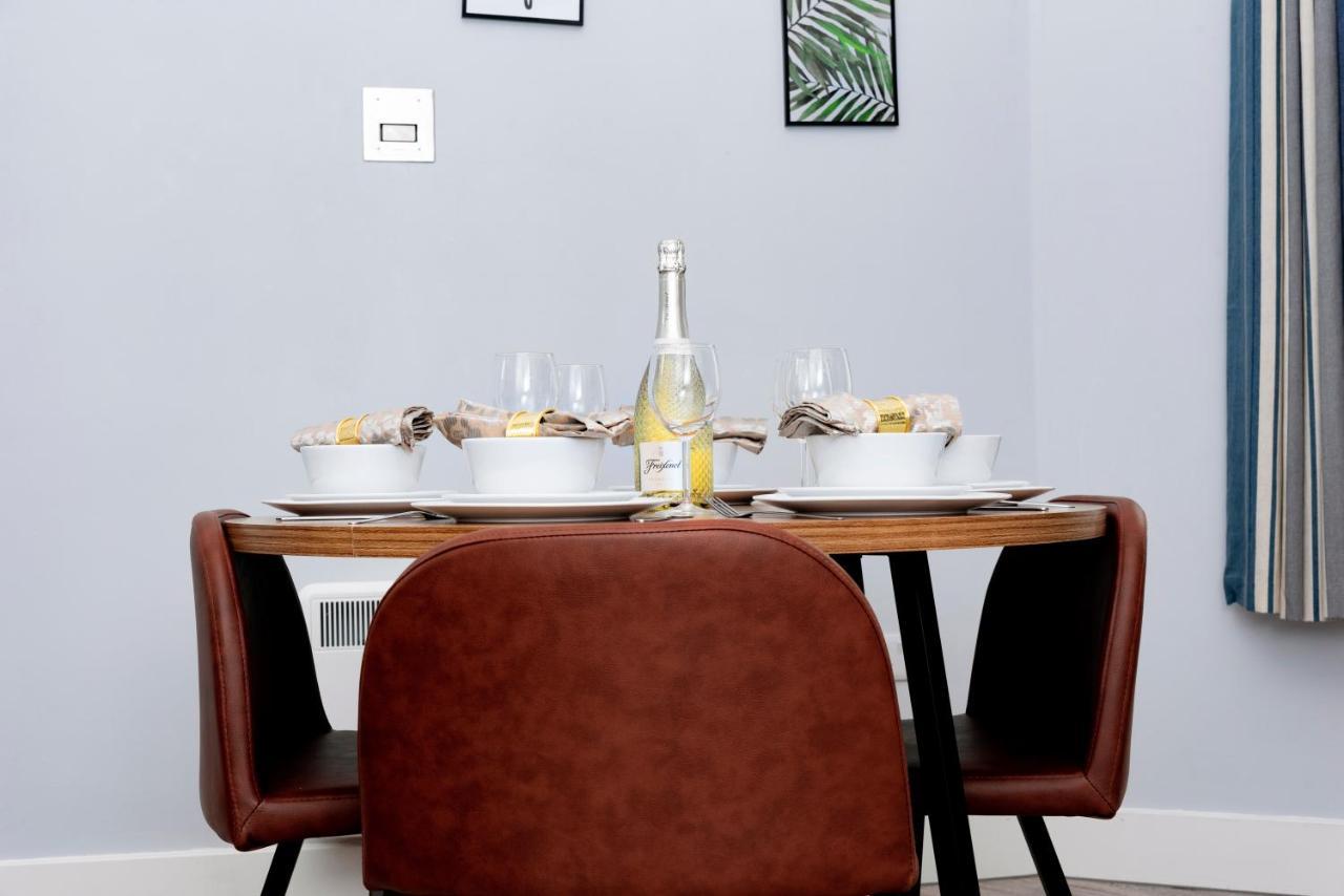 Wrexham Central Stay - Apartment Six Extérieur photo